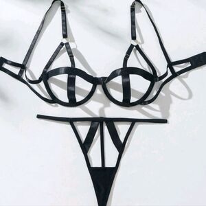NWT * Black Strappy Lingerie Set * Size Medium